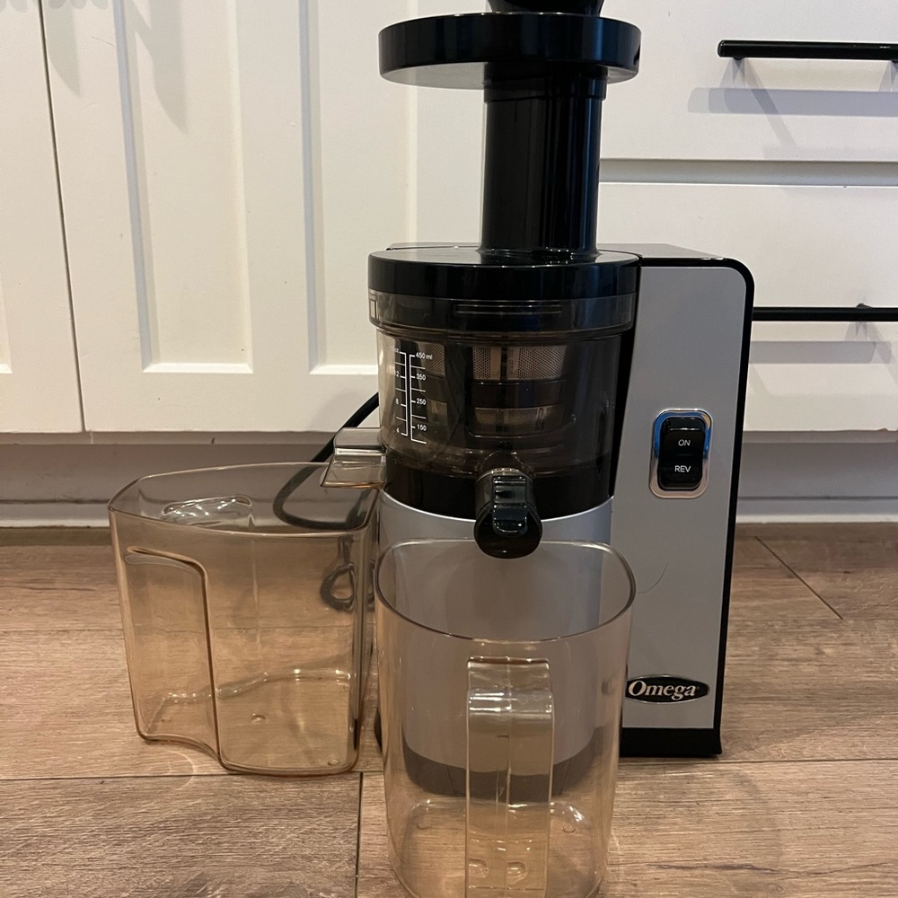Omega Vertical Masticating Juicer